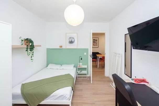 Carrer de Linares, Valencia, Valencian Community 46018 - Photo 1