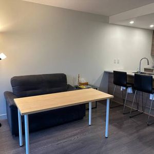 Marine Gateway - 1 bedroom w/Den apartment for rent - Photo 2