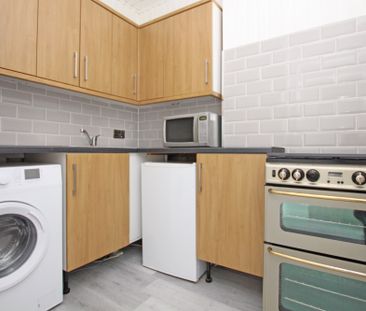 Bearsden Road, Anniesland, Glasgow - Photo 4