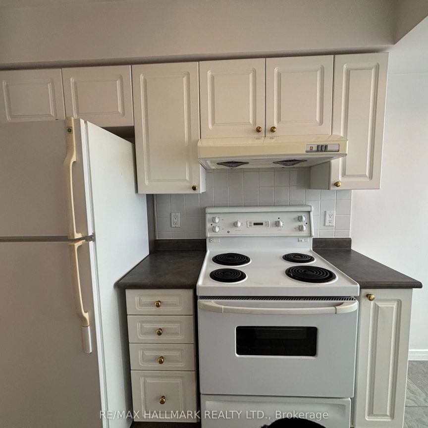 33 Empress Avenue #2705 - Photo 1