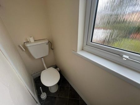 2 BED Flat To rent - Photo 5