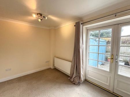 2 bedroom semi-detached house to rent - Photo 3
