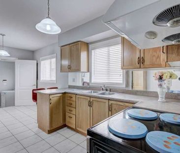 For Lease - 45 Whitewash Way Unit# Upper, Brampton, Ontario - Photo 2