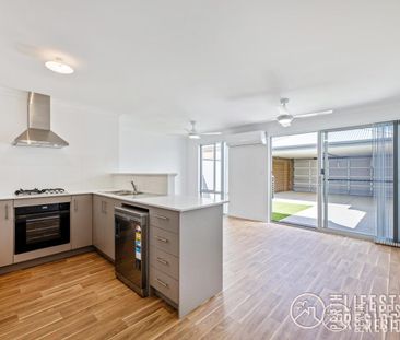 RELEAXED COASTAL LIVING - Photo 4