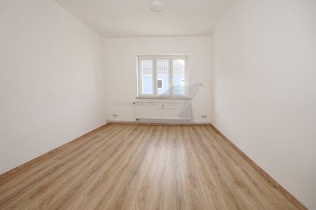 Gemütliche 2-Raum-Dachgeschoss-Wohnung "Stadt-nah" und im Grünen - Photo 2