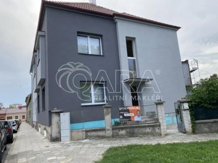 Klidné bydlení s atmosférou rodinného domu v Prostějově. - Fotografie 3