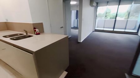 1 bed 1 bath - Photo 2