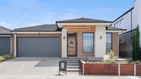 Spacious, Modern Family Living in Prime Wollert Location - Photo 5
