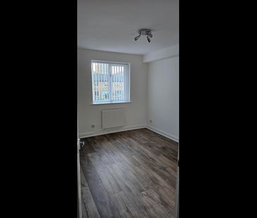 2 Bed Flat, Redding House, SE18 - Photo 3