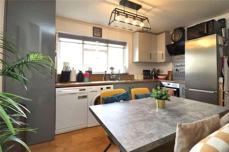 Woking, Surrey, GU21 - Photo 5