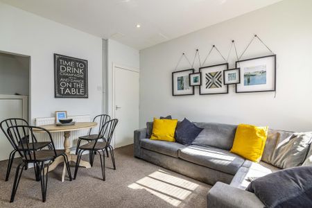 4 bedroom terraced house to rent - Photo 3