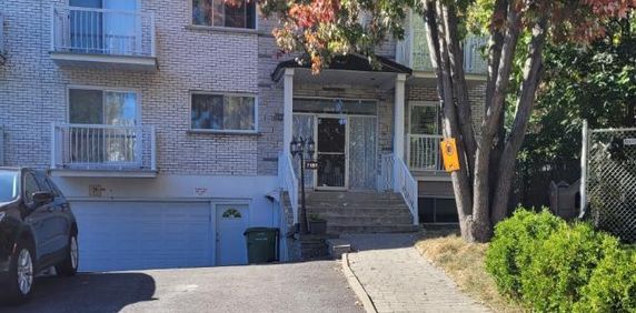 5 1/2 Anjou à louer - Photo 2