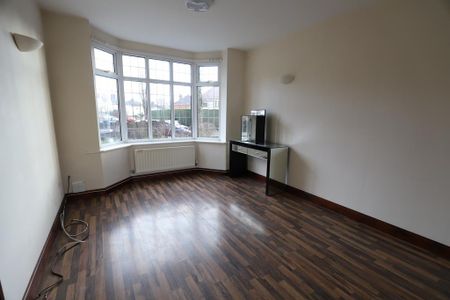 3 bedroom semi-detached house to rent - Photo 3