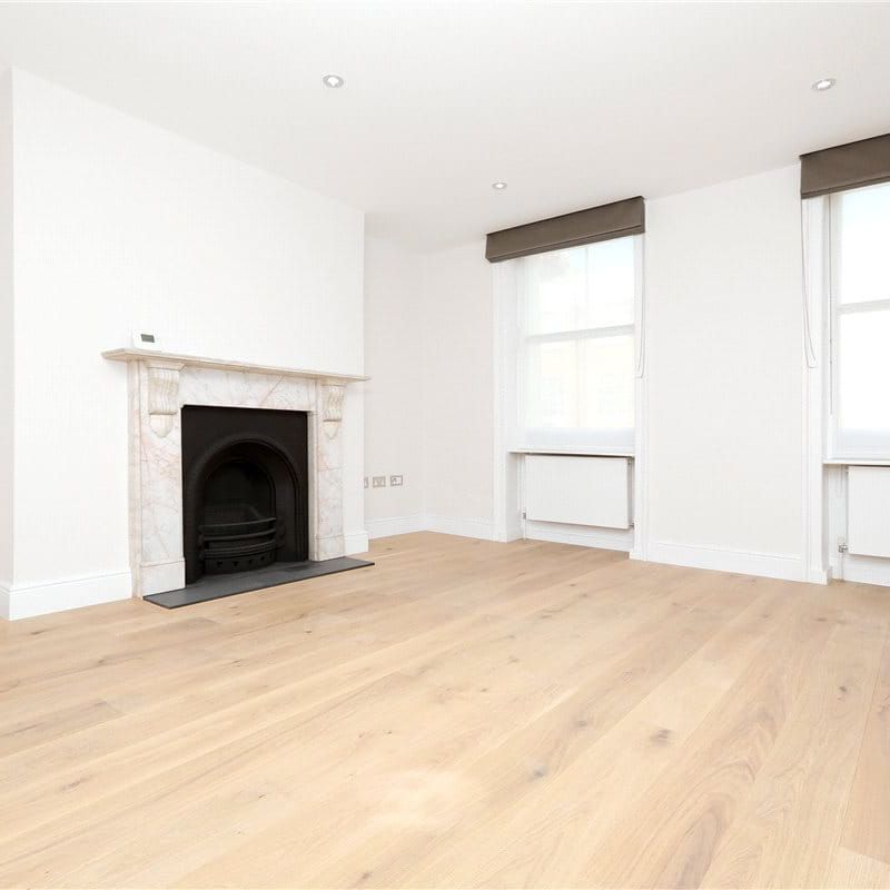 Recently refurbished, bright second floor apartment in a great location close to the amenities of Marylebone and Baker Street station. - Photo 1