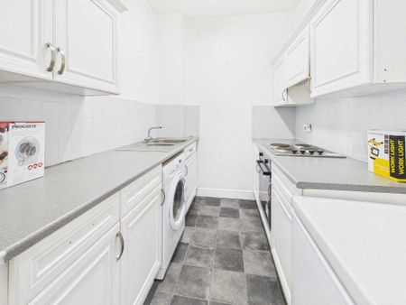 2 bedroom apartment to rent - Photo 2