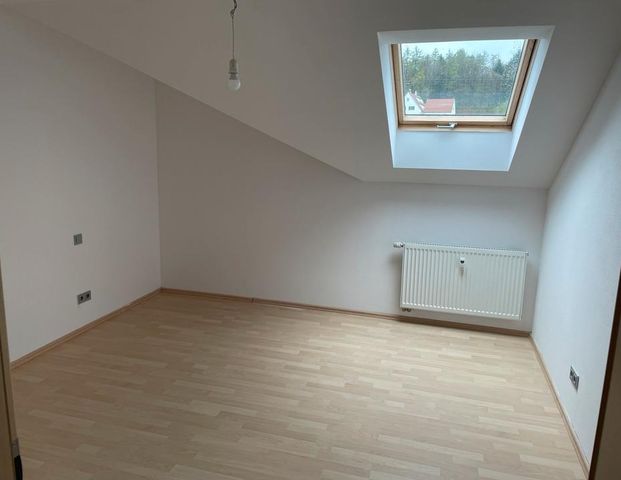 Wohnung DG, 70qm, 2Zi,Kü,Bad in ruhiger Lage - Foto 1