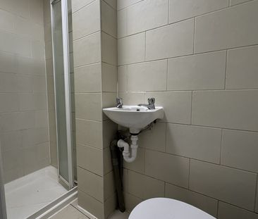 Studio Flat, Hampden Road, N8 - Photo 4
