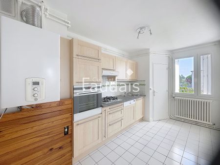 Location Appartement 4 pièces 72m² COUTANCES 50200 - Photo 4