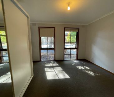 THREE BEDROOM HOME ! - Photo 4