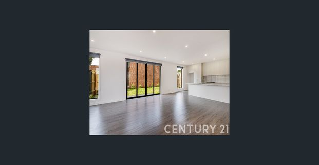 MODERN SPACIOUS TOWNHOUSE - Photo 1