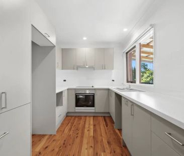 “Charming Family Home in Kings Langley” - Photo 3