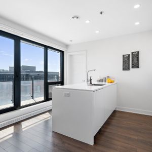 Condo for rent, Montréal (Saint-Laurent) - Photo 3