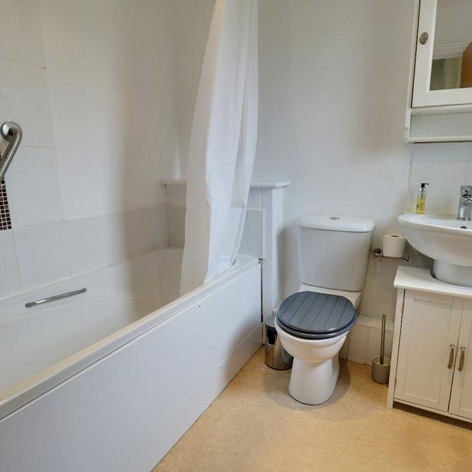 2 bedroom maisonette to rent - Photo 1