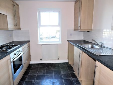 2 bedroom apartment to let - Photo 4