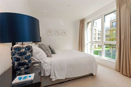 A luxury three bedroom apartment with riverside views - Photo 4