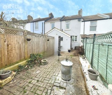 2 bedroom terraced house to rent - Photo 5