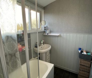 Roughmoor Crescent, Taunton, Somerset - Photo 5
