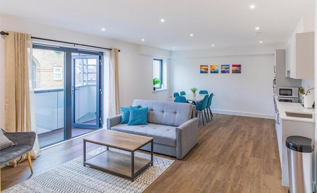 2 bedroom serviced apartment to rent - Photo 1