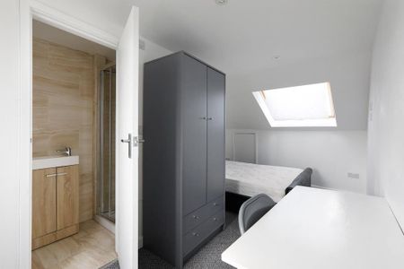 3 bedroom terraced house to rent - Photo 2