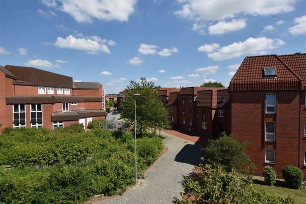 Helle 4 Zimmerwohnung + Balkon + Wannenbad +optional Garage in Brunsbüttel OTTO STÖBEN GmbH - Photo 1