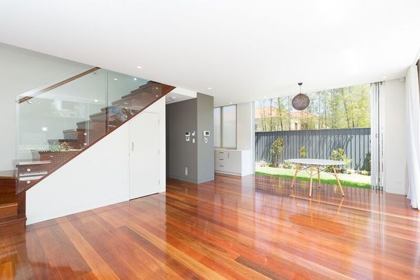 15 Fernleigh Ave, Rose Bay, NSW 2029 - Photo 1