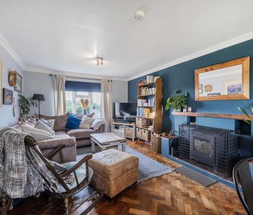 3 bedroom semi-detached bungalow to rent - Photo 3