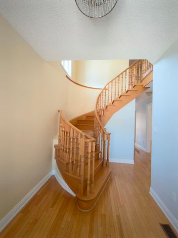 For Lease - 23 Escapade Drive, Richmond Hill, Ontario - Photo 4