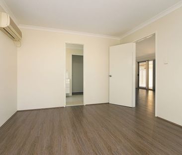 Spacious Carlisle home in convenient central location - Photo 3