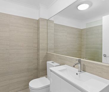 Modern Sophistication in the Heart of Hawthorne - Photo 6