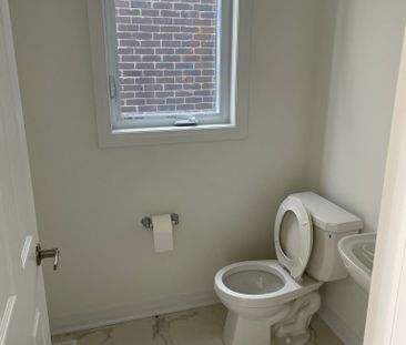 For Lease - 148 Port Crescent, Welland, Ontario - Photo 2