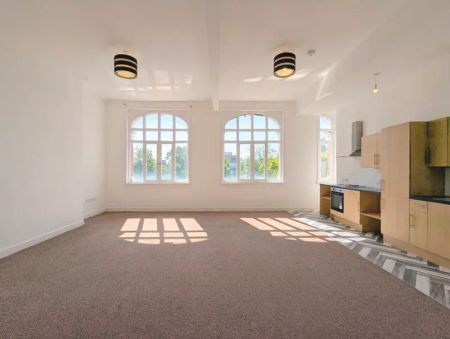 Second Floor Apartment, Lord Street, Southport, Merseyside, PR8 - Photo 3
