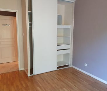 Location Appartement 3 pièces 75m² STE FOY LES LYON 69110 - Photo 2