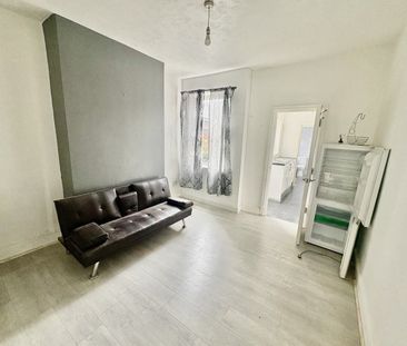 3 Bed Terraced House, Bradgate Road, NG7 - Photo 5