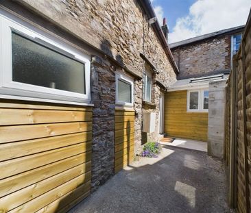 2 bedroom barn conversion to rent - Photo 1