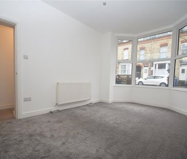4 bedroom terraced house to rent - Photo 2