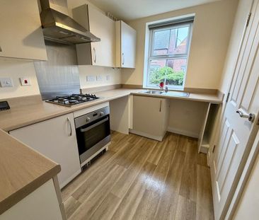 2 bedroom terraced house to rent - Photo 4