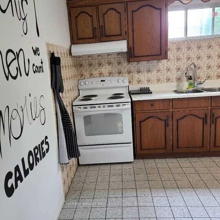 For Lease - 2379 Hensall Street Unit# Lower, Mississauga, Ontario - Photo 3