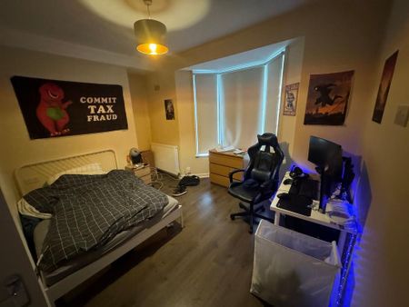 2 bedroom flat to rent - Photo 4