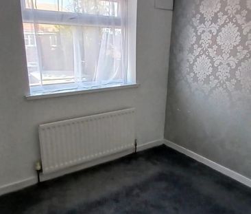 2 bedroom semi-detached house to rent - Photo 3