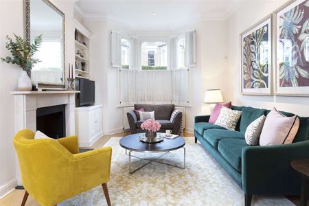 Stunning four bedroom family house situated off the Fulham Road. - Photo 5
